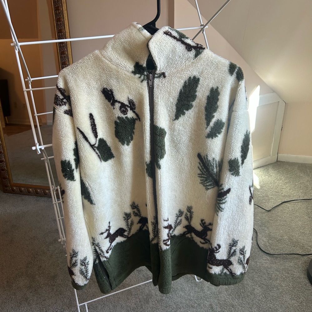 Vintage Men's White and Green Patterned Sweatshirt